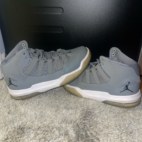 Jordan Nike air max aura